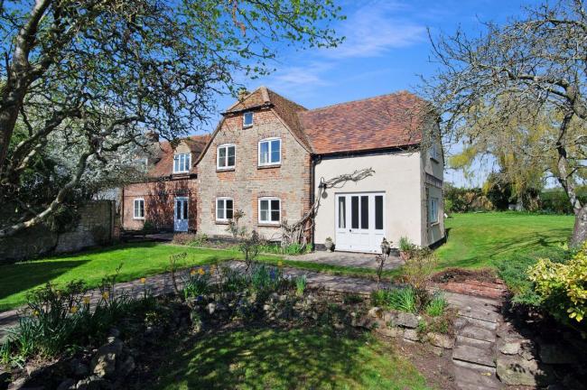 Property News: Boris Johnson's Oxfordshire cottage