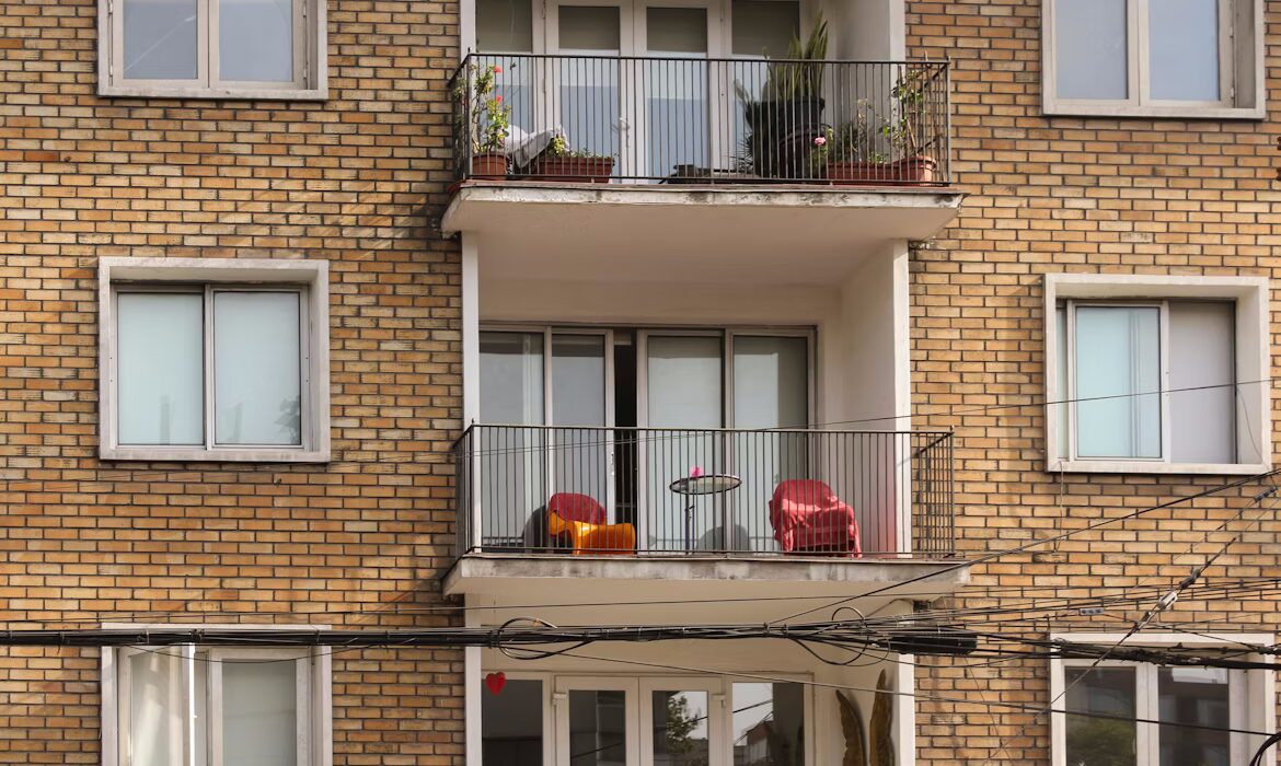 photo 1644786764518 619ac6e74a51