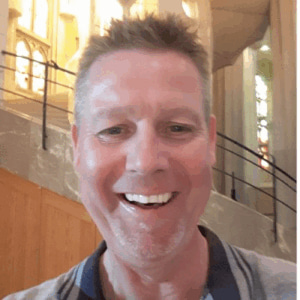 pro headshot Andrew Stanton 300x300 1