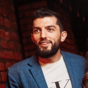 1608739640302