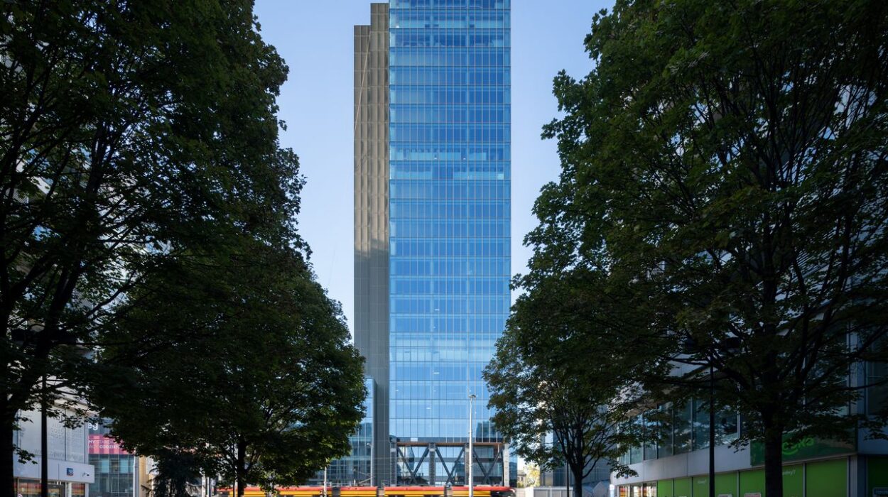 PROPTECH-X : Skanska and HID unveil Poland’s first digital-wallet access system to Warsaw 1 nHwR88zA